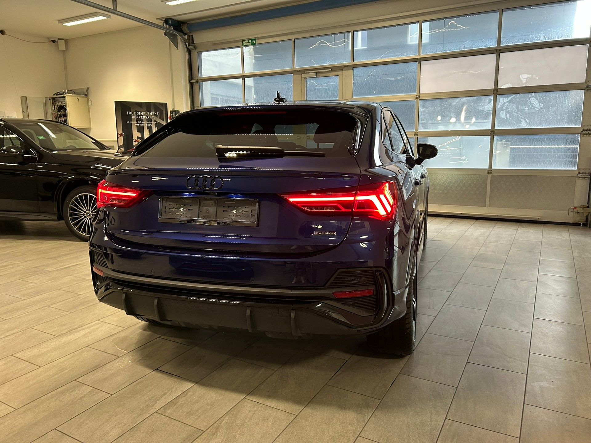 AUDI Q3 Sportback 45 TFSI S line quattro S-tronic-image-3