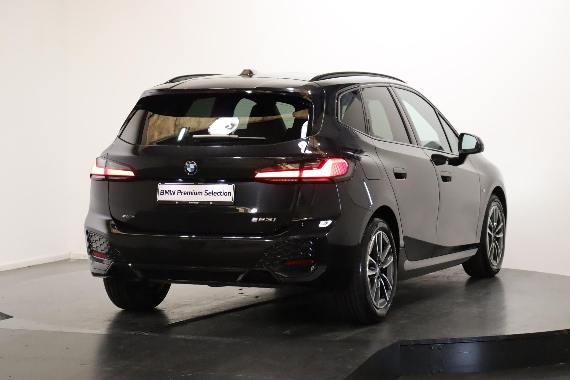 BMW 223i xDrive SDKG Active Tourer-image-2