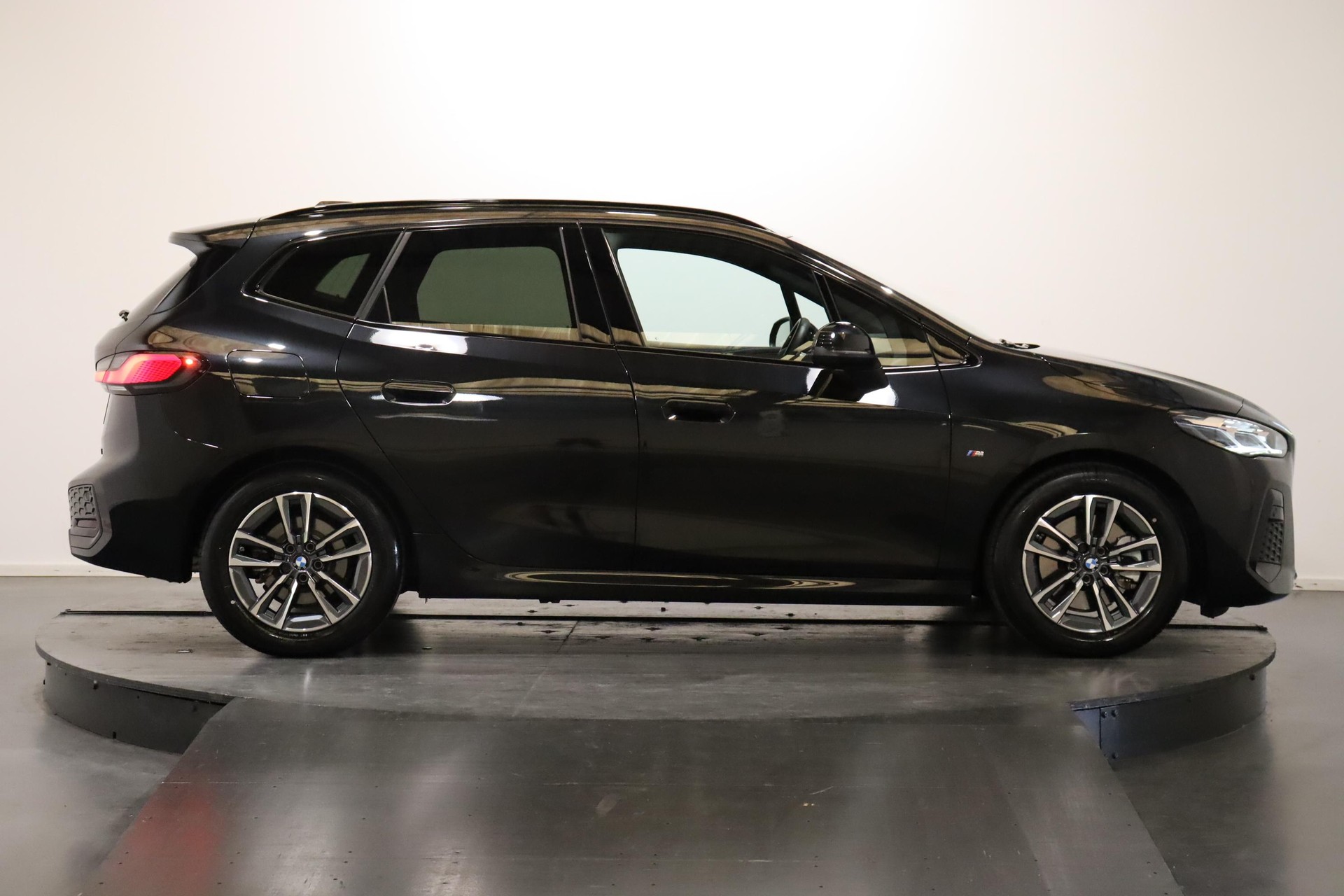 BMW 223i xDrive SDKG Active Tourer-image-4