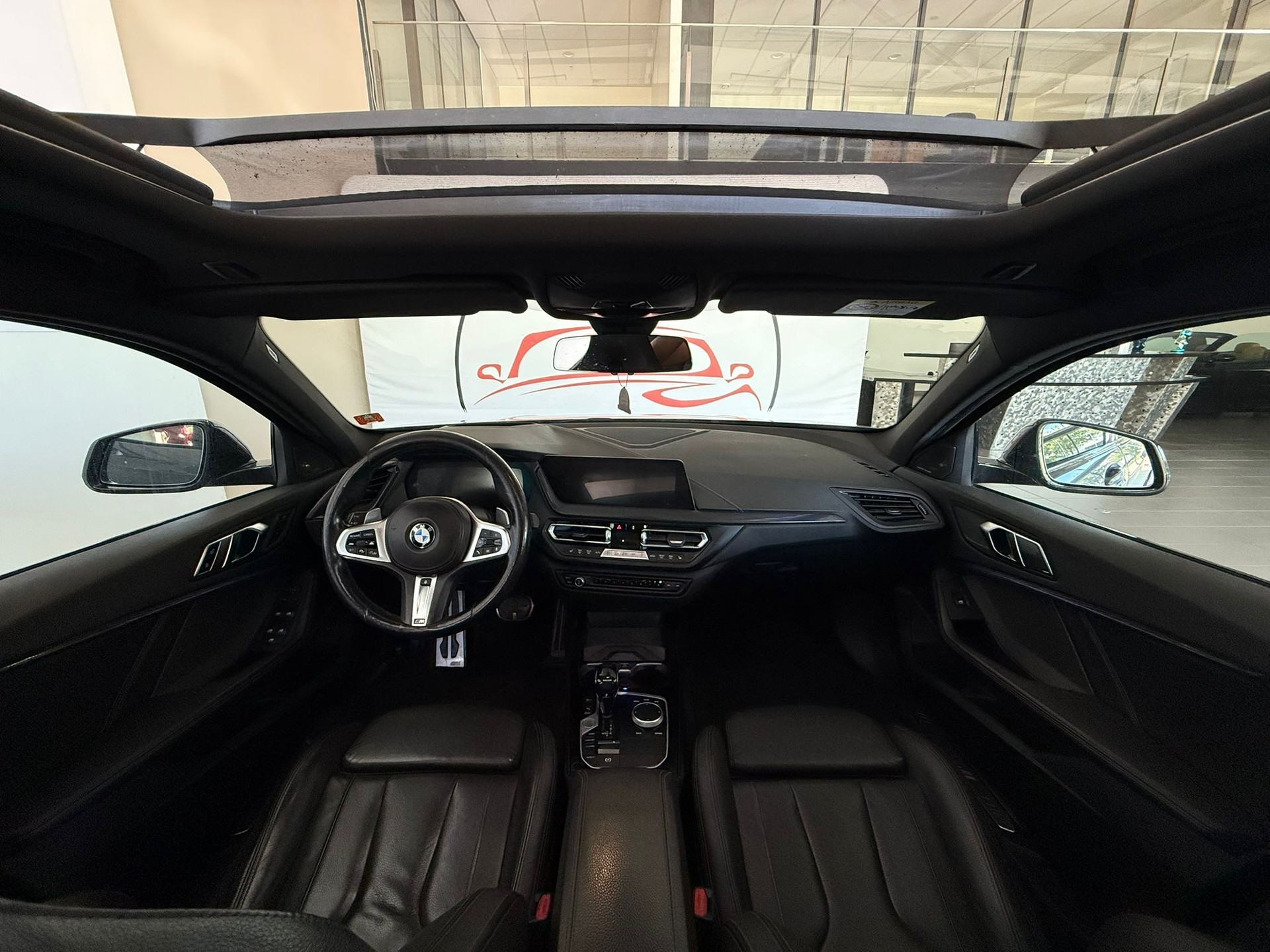 BMW M135i xDrive Steptronic-image-19