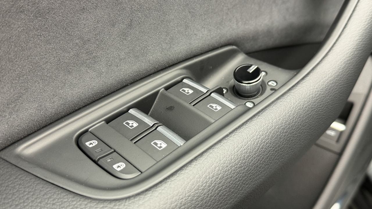 AUDI Q8 SUV TDI quattro 210 kW S line-image-8