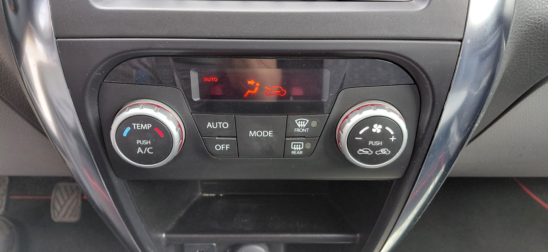 SUZUKI SX4 2.0 TD GL Top Sergio Cellano 4WD-image-14