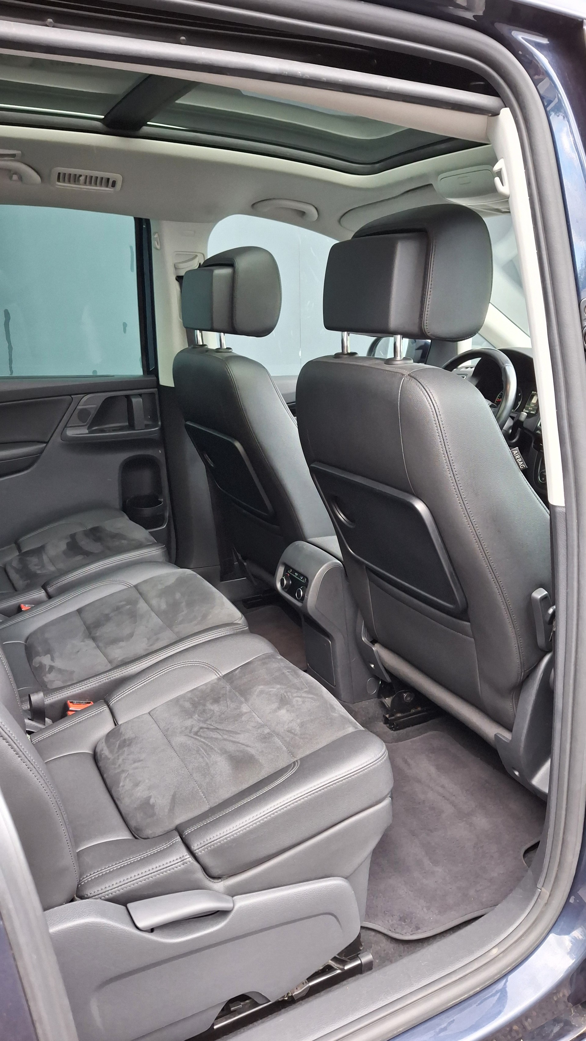 VW Sharan 2.0 TDI BMT Comfortline DSG-image-15