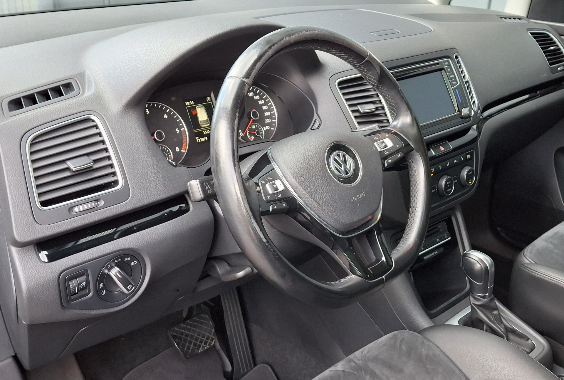 VW Sharan 2.0 TDI BMT Comfortline DSG-image-9