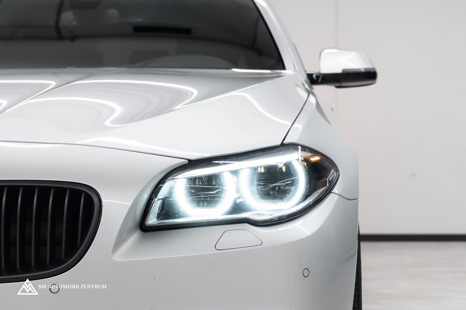 BMW 528i xDrive Touring Steptronic xDrive M Sport / Rückfahrkamera / Komfortzugang / Ambiente-image-3