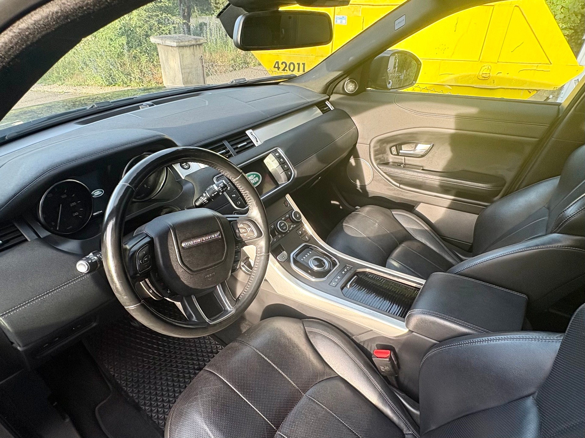 LAND ROVER 2.0 Si4 SE Dynamic-image-4