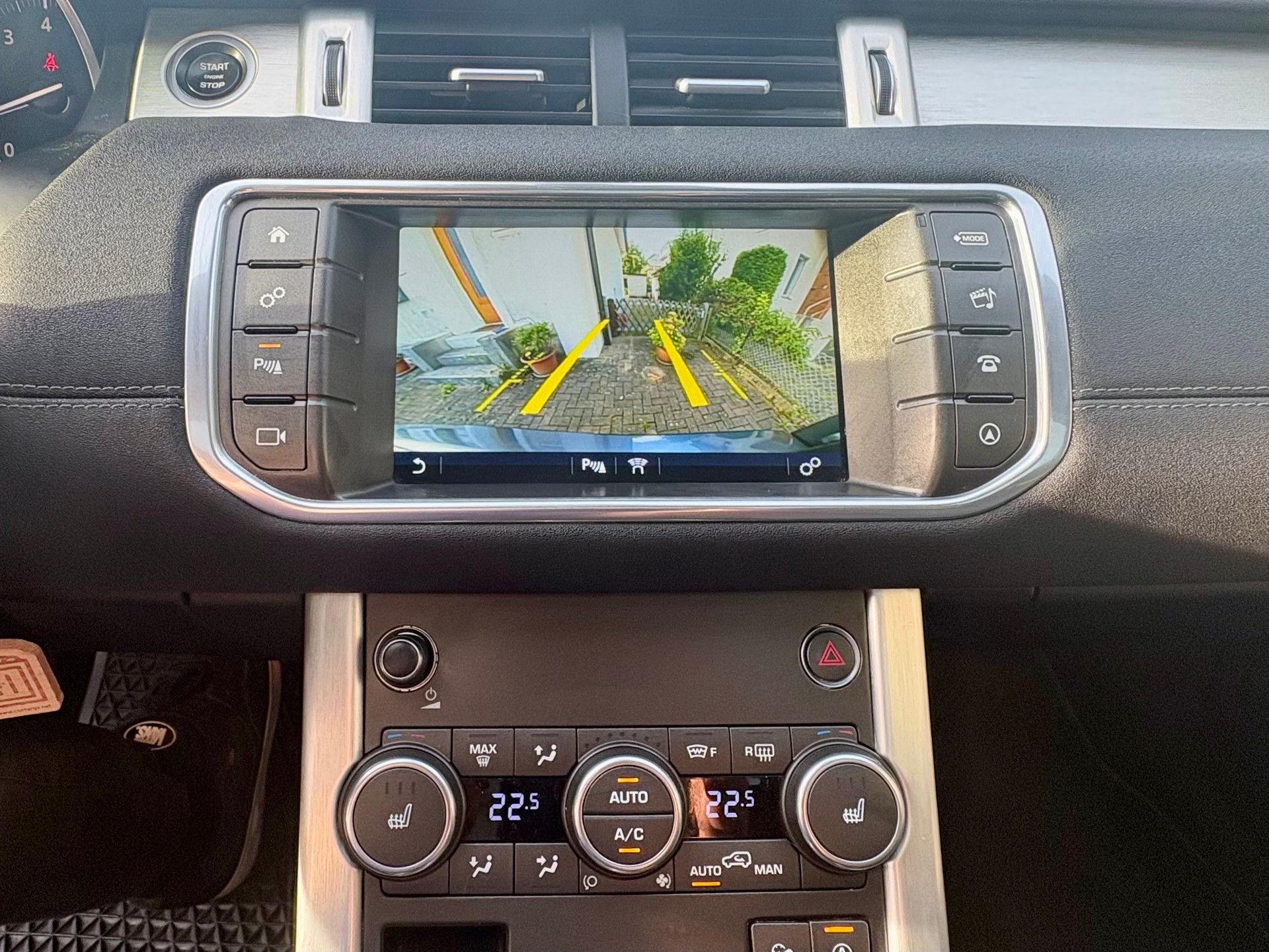 LAND ROVER 2.0 Si4 SE Dynamic-image-5