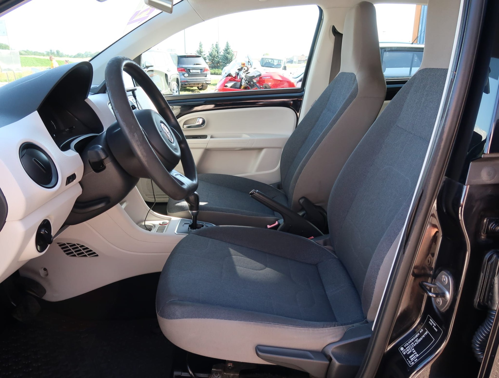 VW Up 1.0 high up ASG-image-15