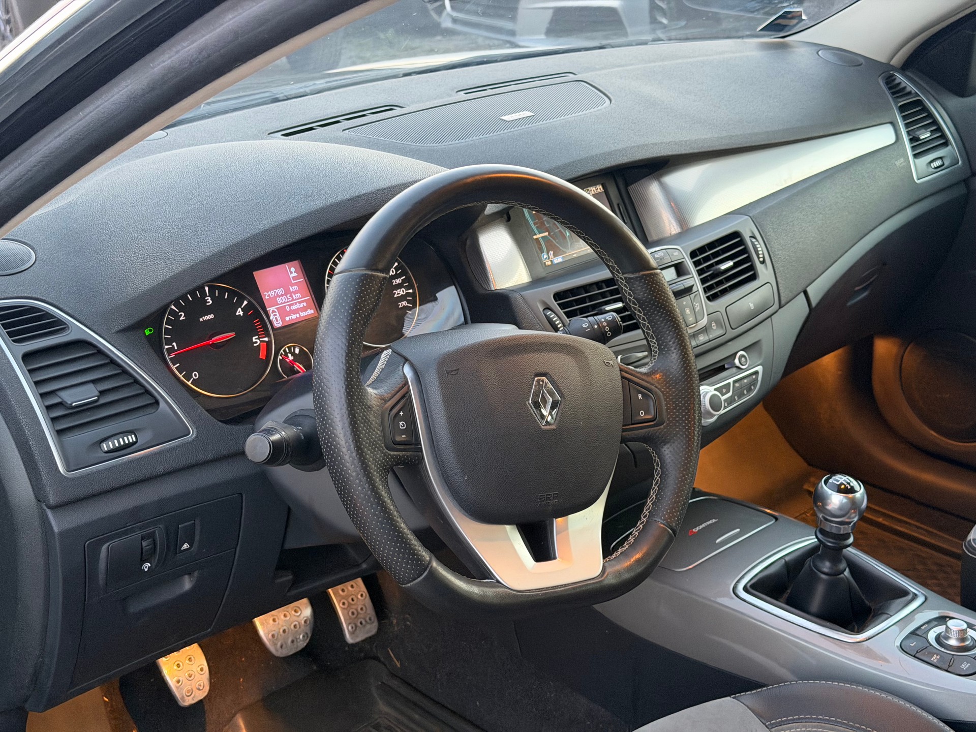 RENAULT Laguna Grandtour 2.0 dCi GT 4 Control-image-10