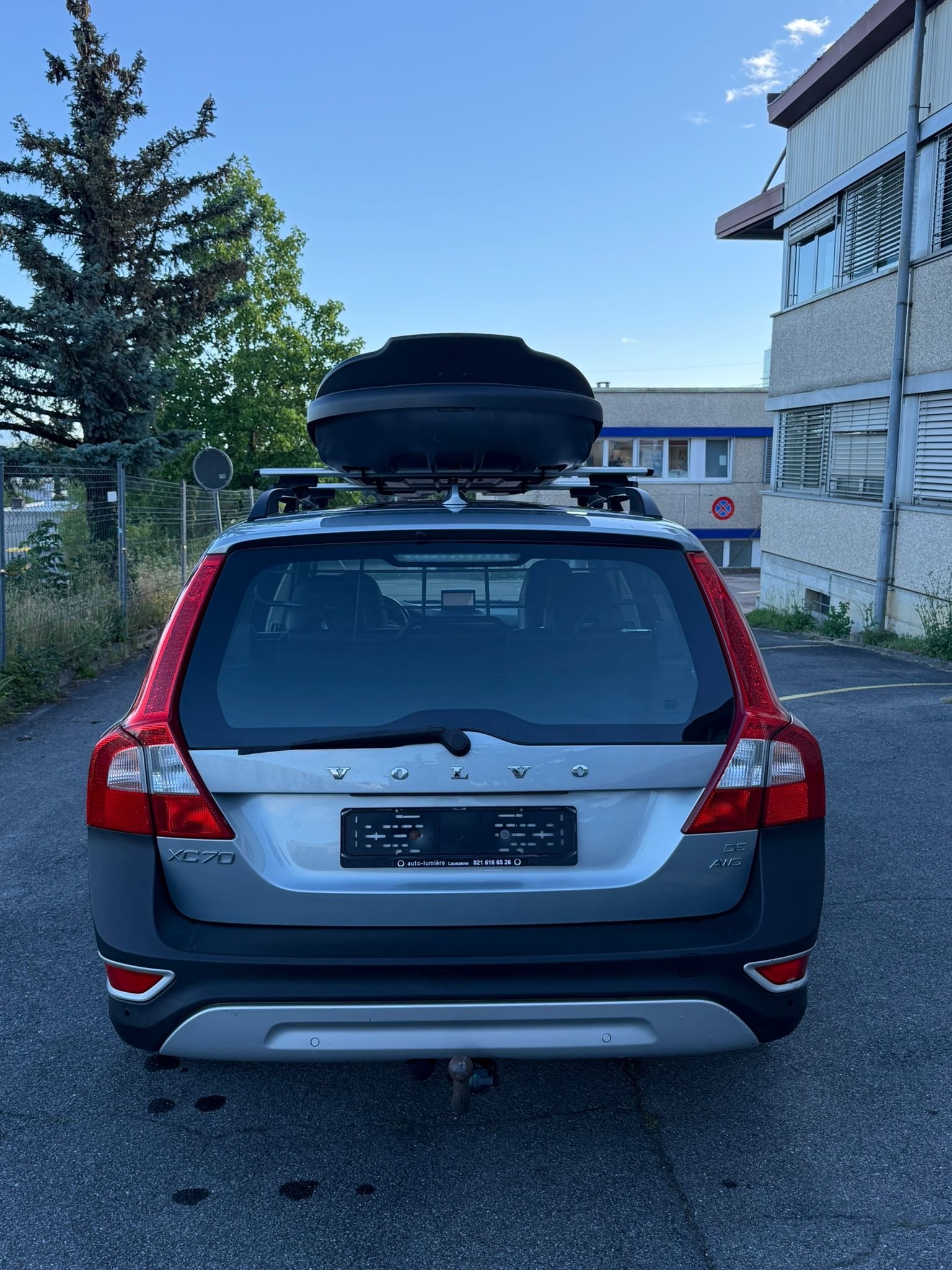 VOLVO XC70 D5 AWD Summum Geartronic-image-4
