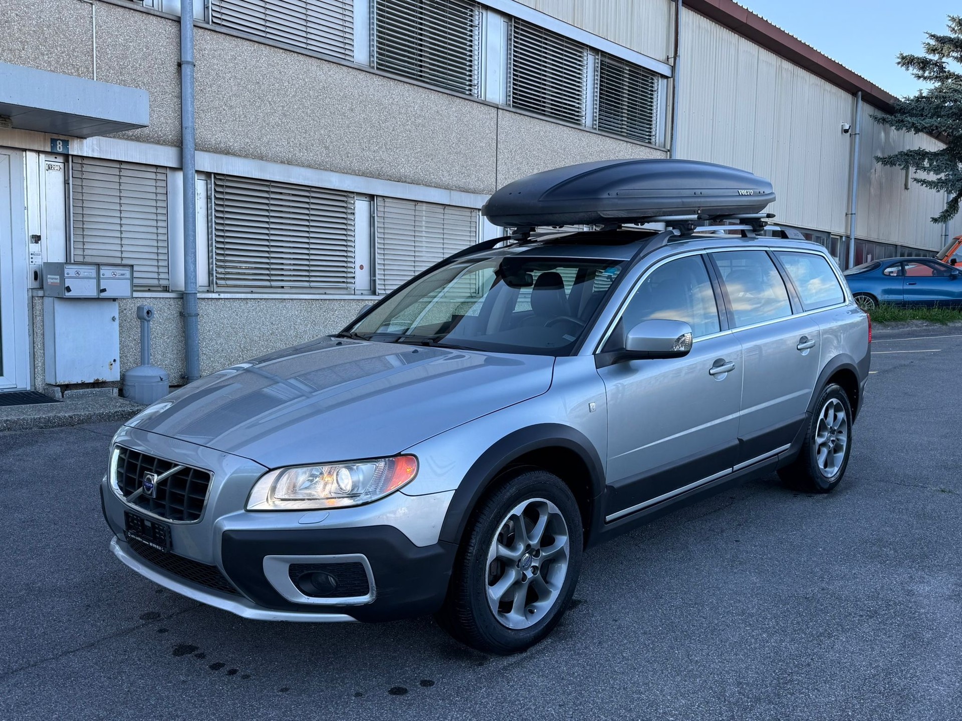 VOLVO XC70 D5 AWD Summum Geartronic-image-3