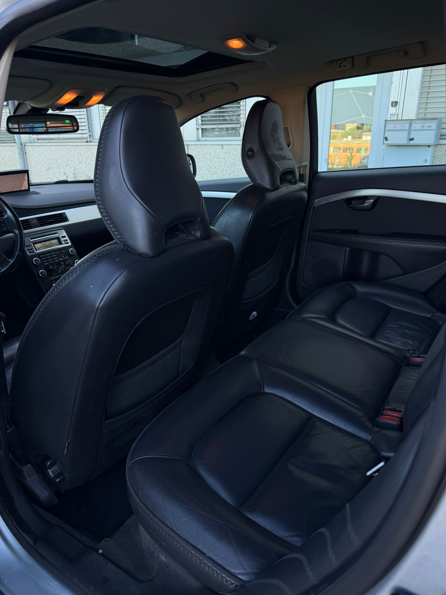 VOLVO XC70 D5 AWD Summum Geartronic-image-9