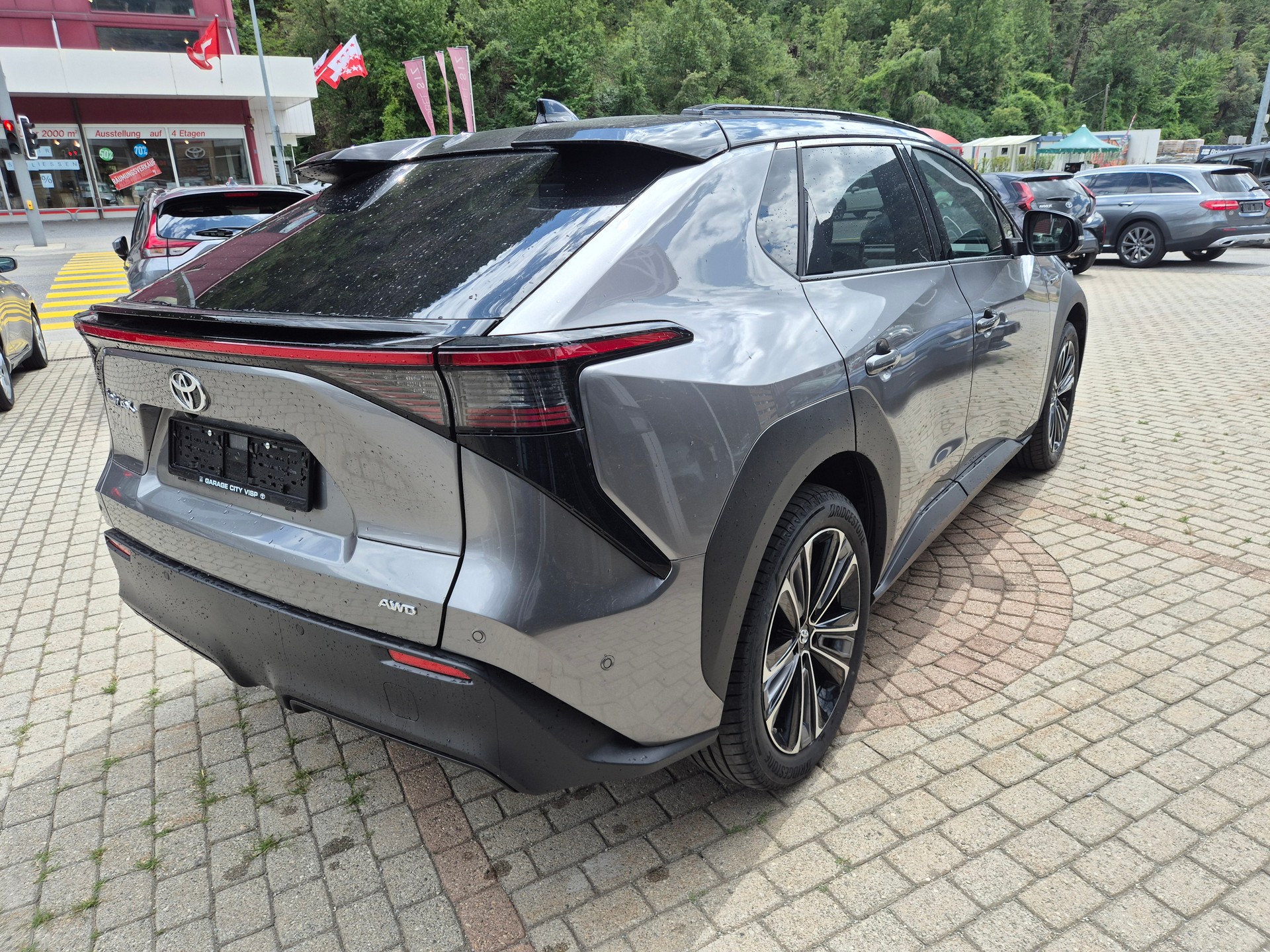 TOYOTA bZ4X Premium 71,4 kWh 4WD-image-3