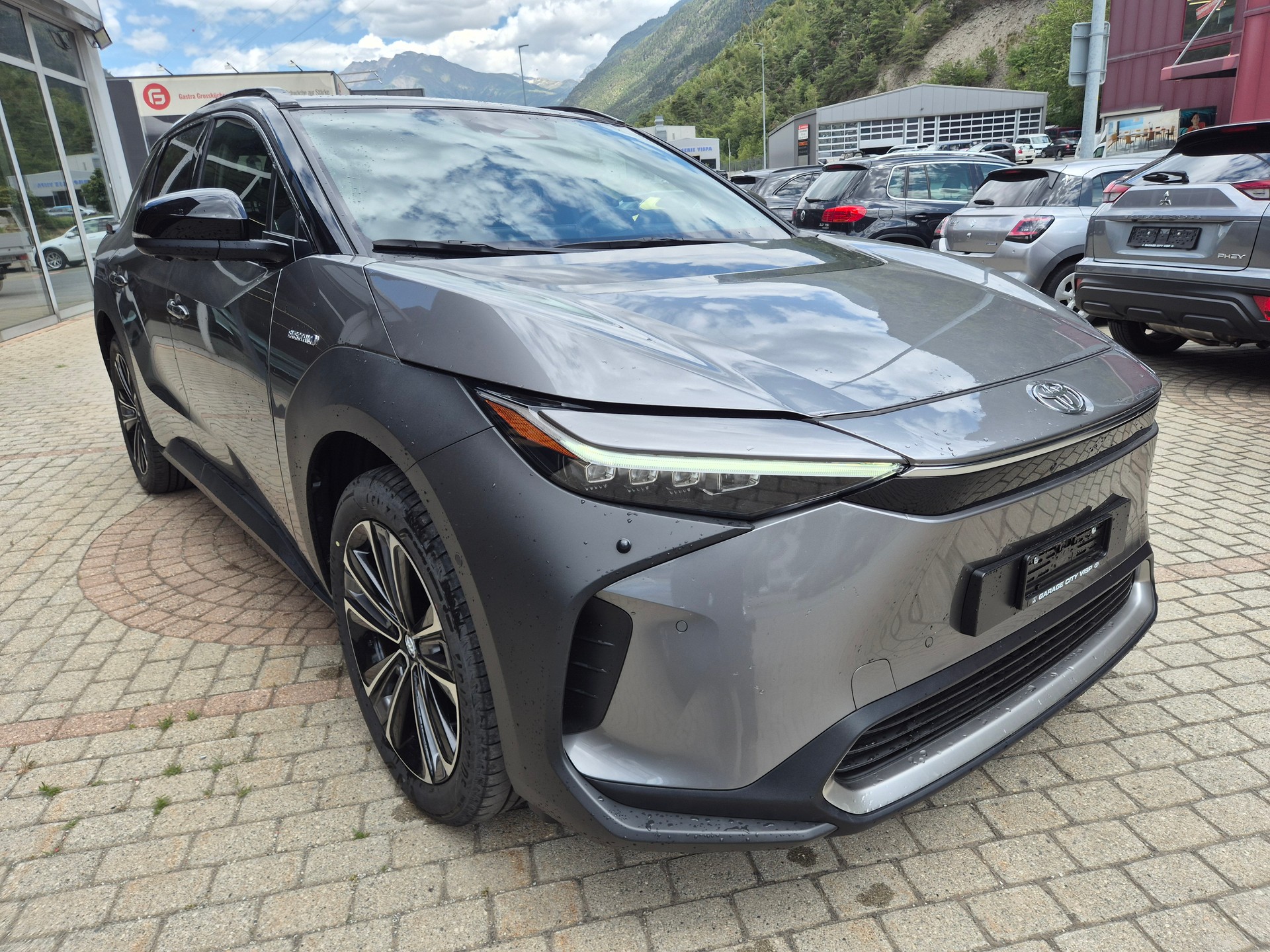 TOYOTA bZ4X Premium 71,4 kWh 4WD-image-2