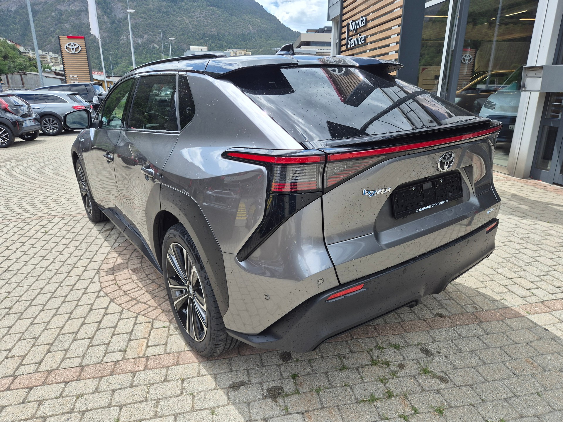 TOYOTA bZ4X Premium 71,4 kWh 4WD-image-4
