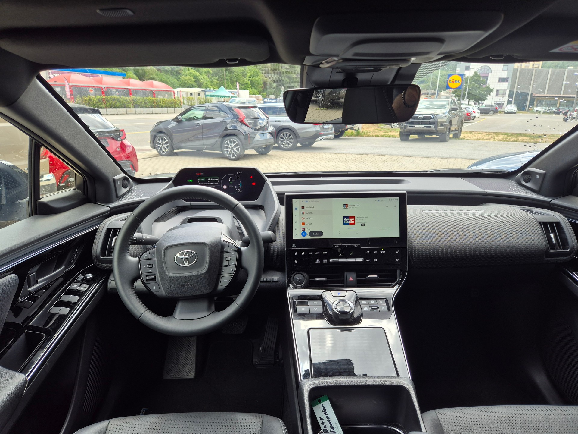 TOYOTA bZ4X Premium 71,4 kWh 4WD-image-6