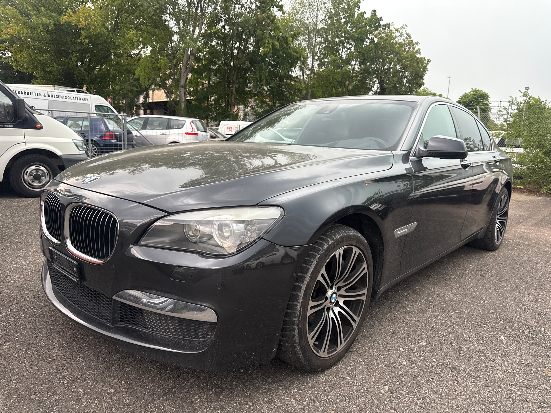 BMW 750i L-image-0