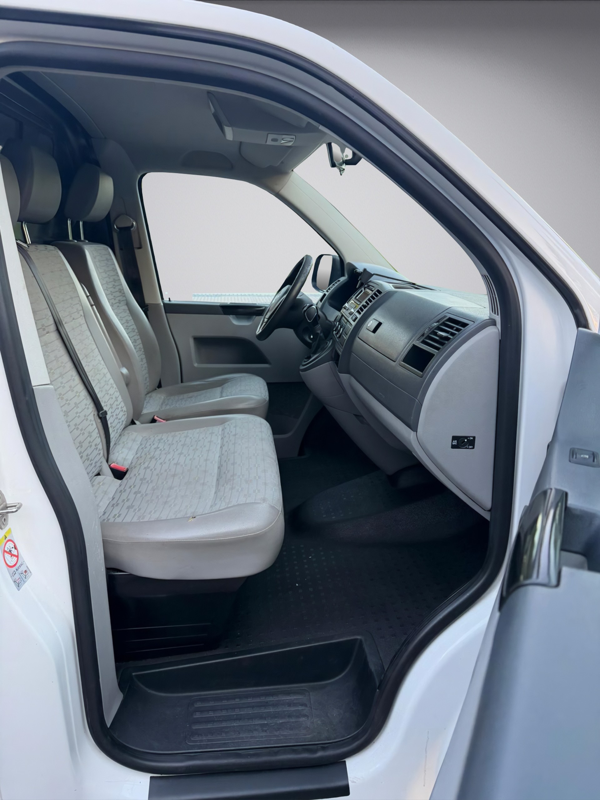 VW T5 2.0 TDI DSG * Sortimo * Nutzlast 1179kg * Klima * 3 Sitzer * Automat *-image-11