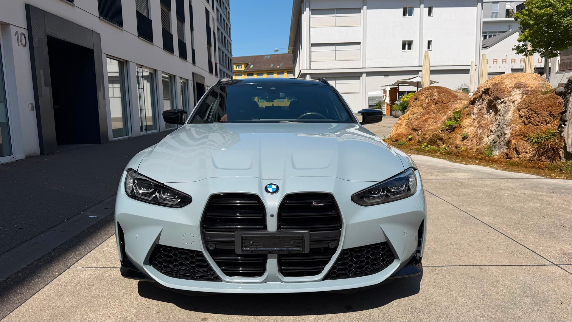 BMW M3 Touring xDrive Competition M-showroom-element-2