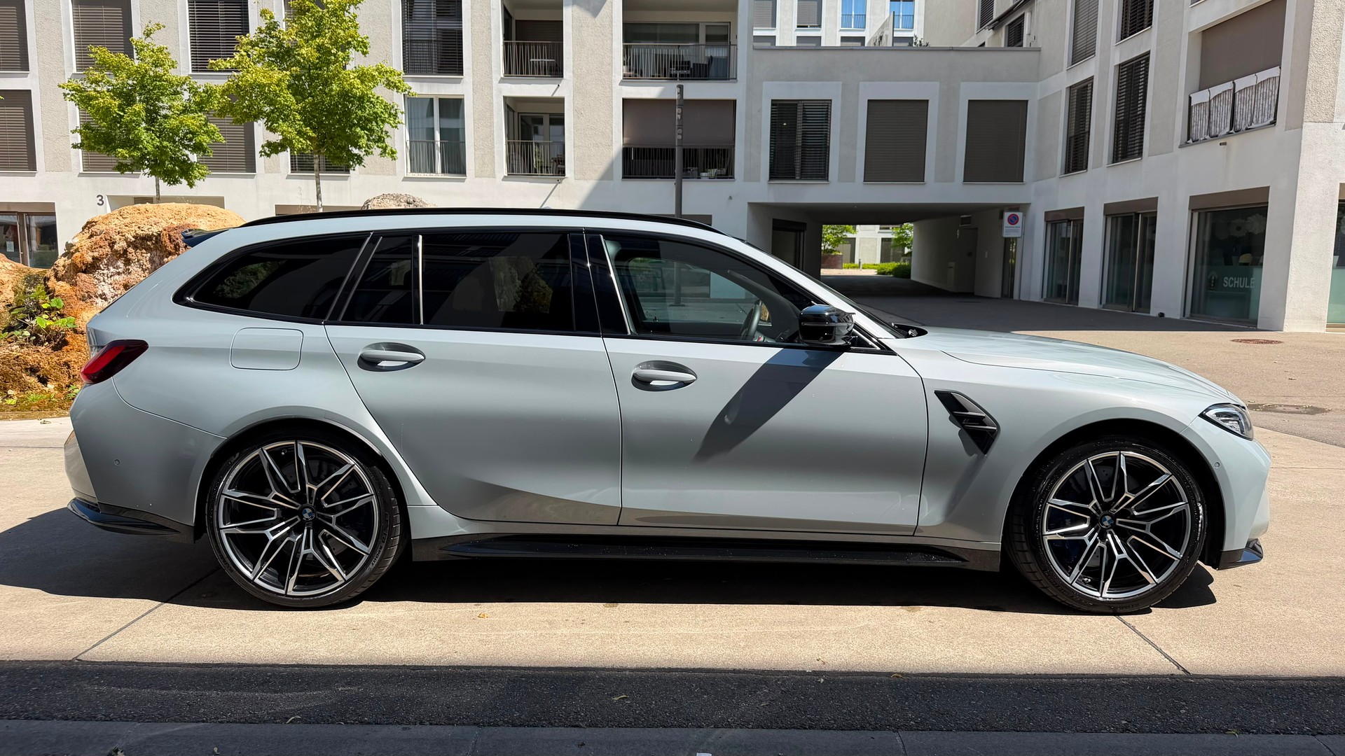 BMW M3 Touring xDrive Competition M-image-6