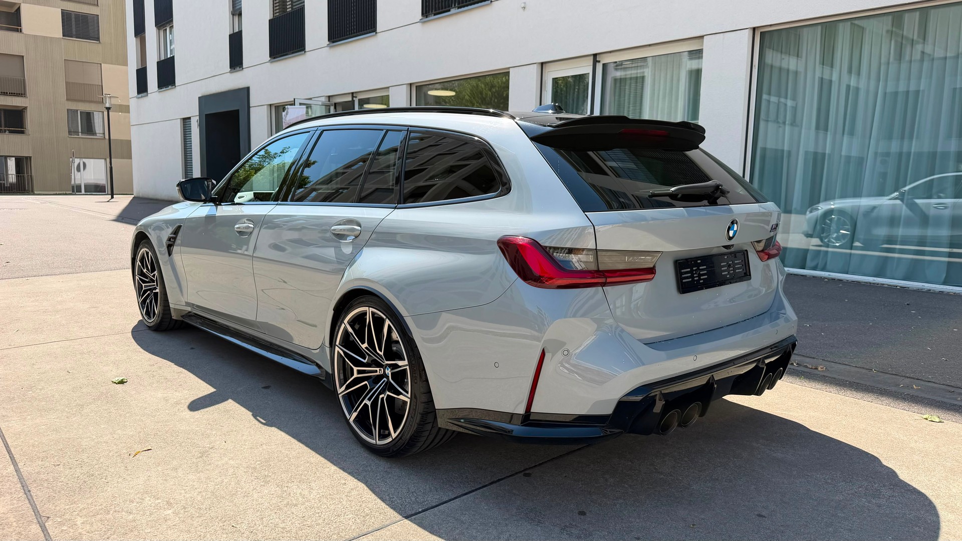 BMW M3 Touring xDrive Competition M-showroom-element-3