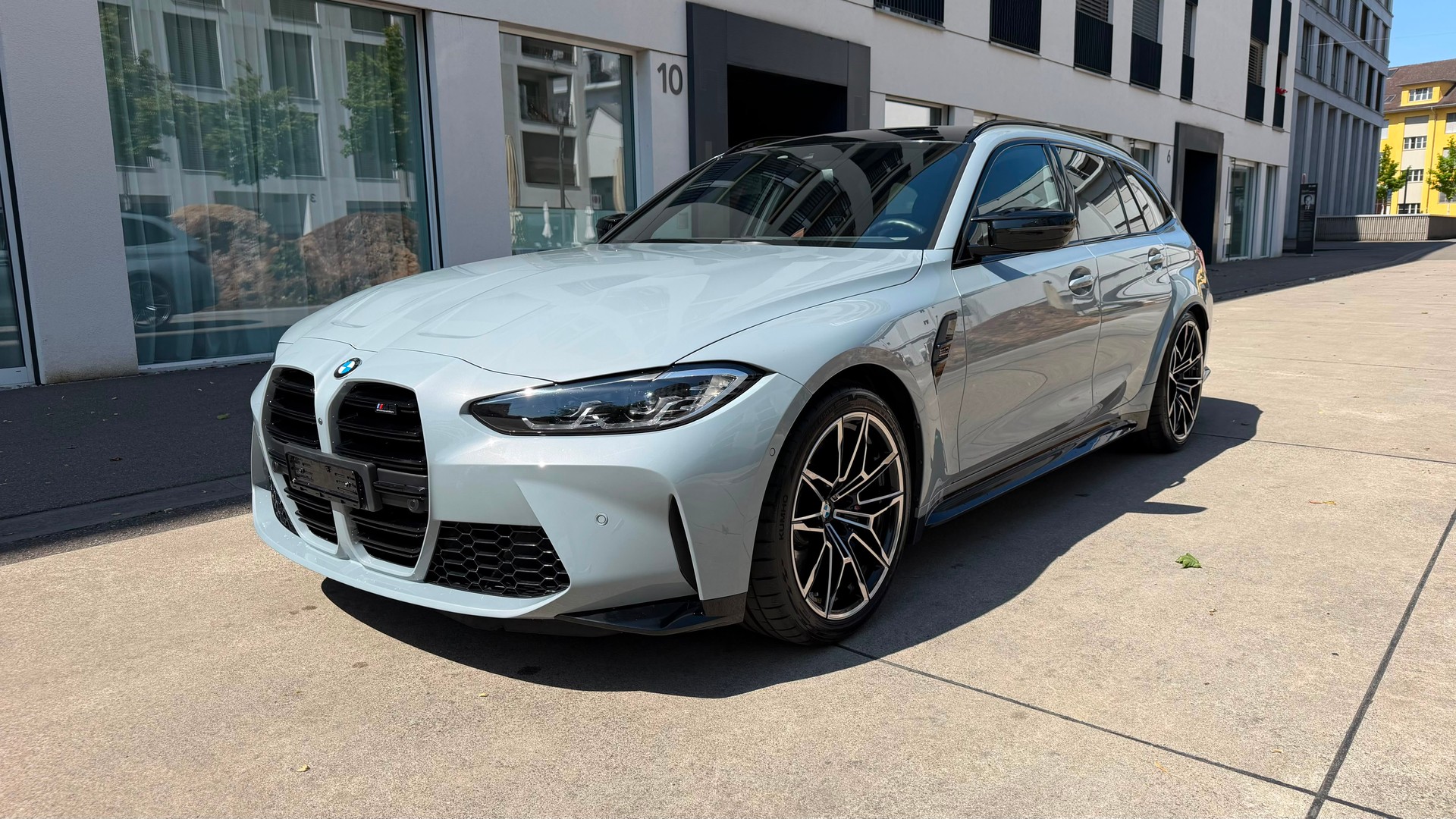 BMW M3 Touring xDrive Competition M-showroom-element-1
