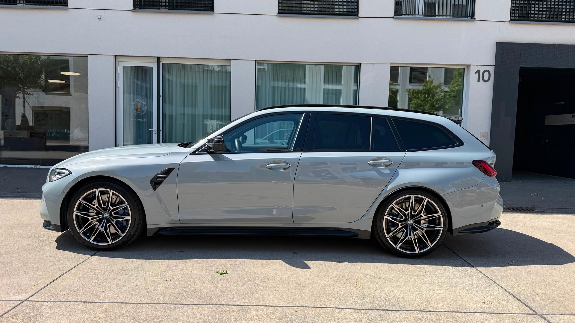 BMW M3 Touring xDrive Competition M-image-7