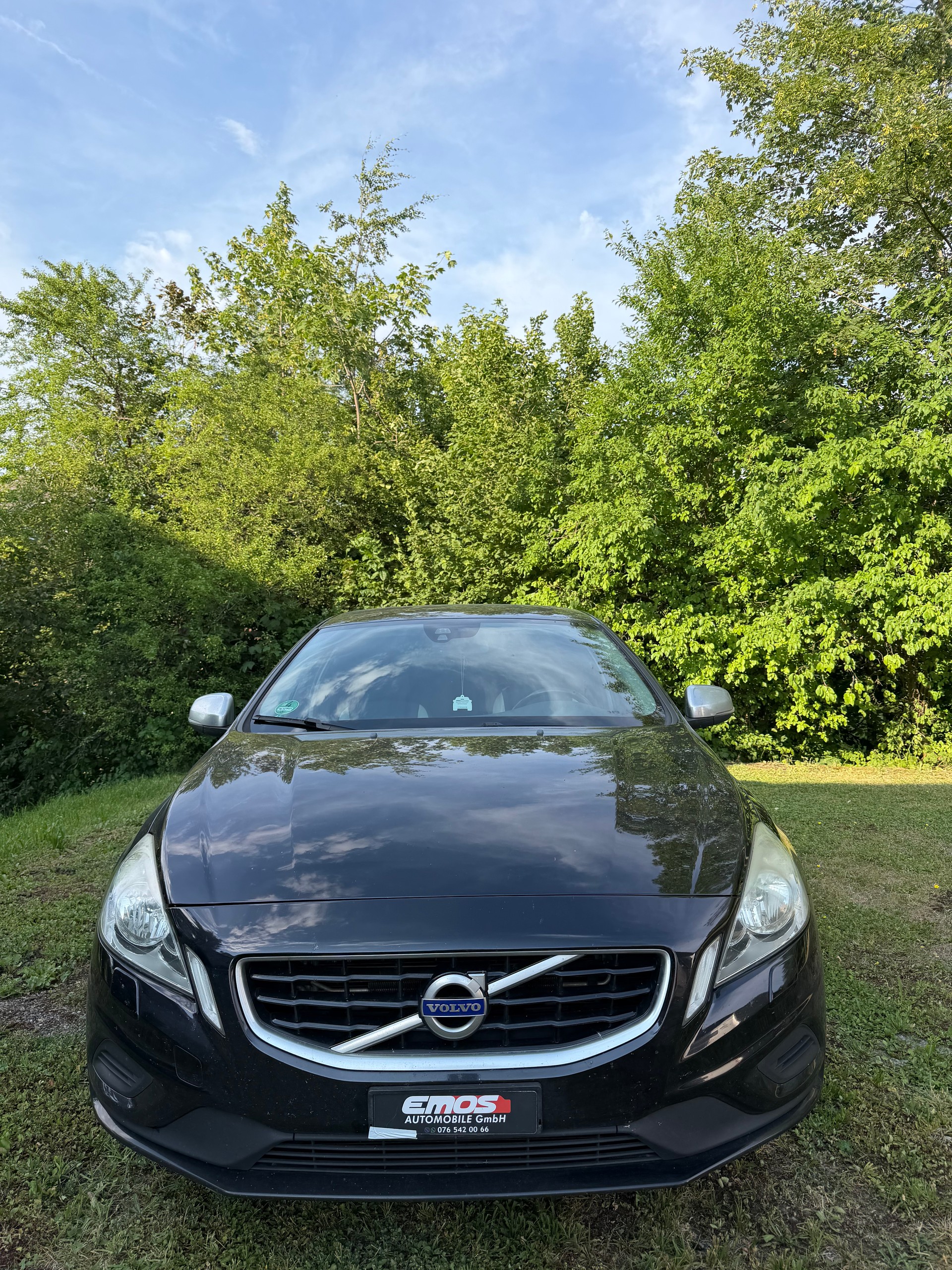 VOLVO V60 T5 R-Design-image-1
