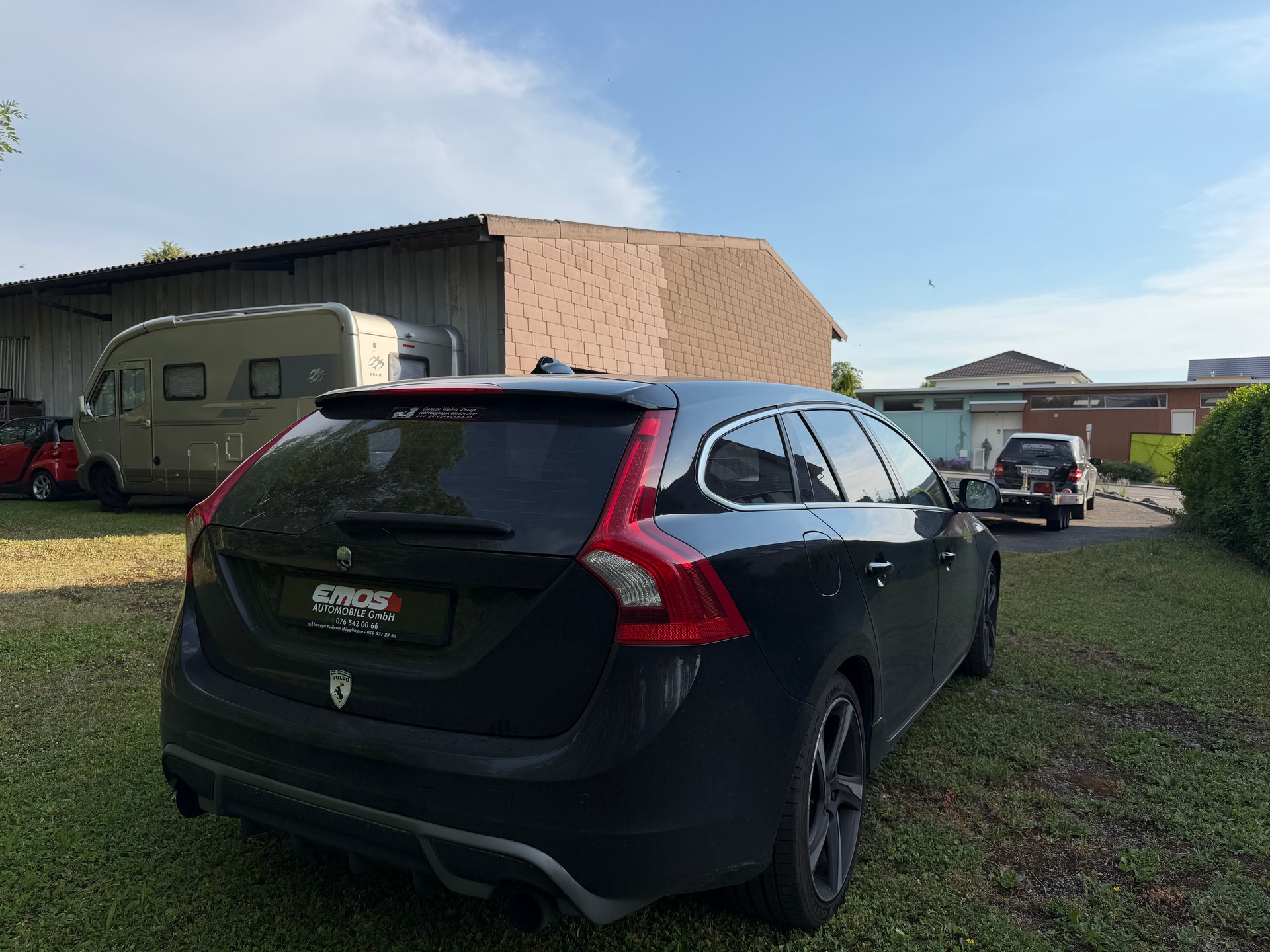 VOLVO V60 T5 R-Design-image-4