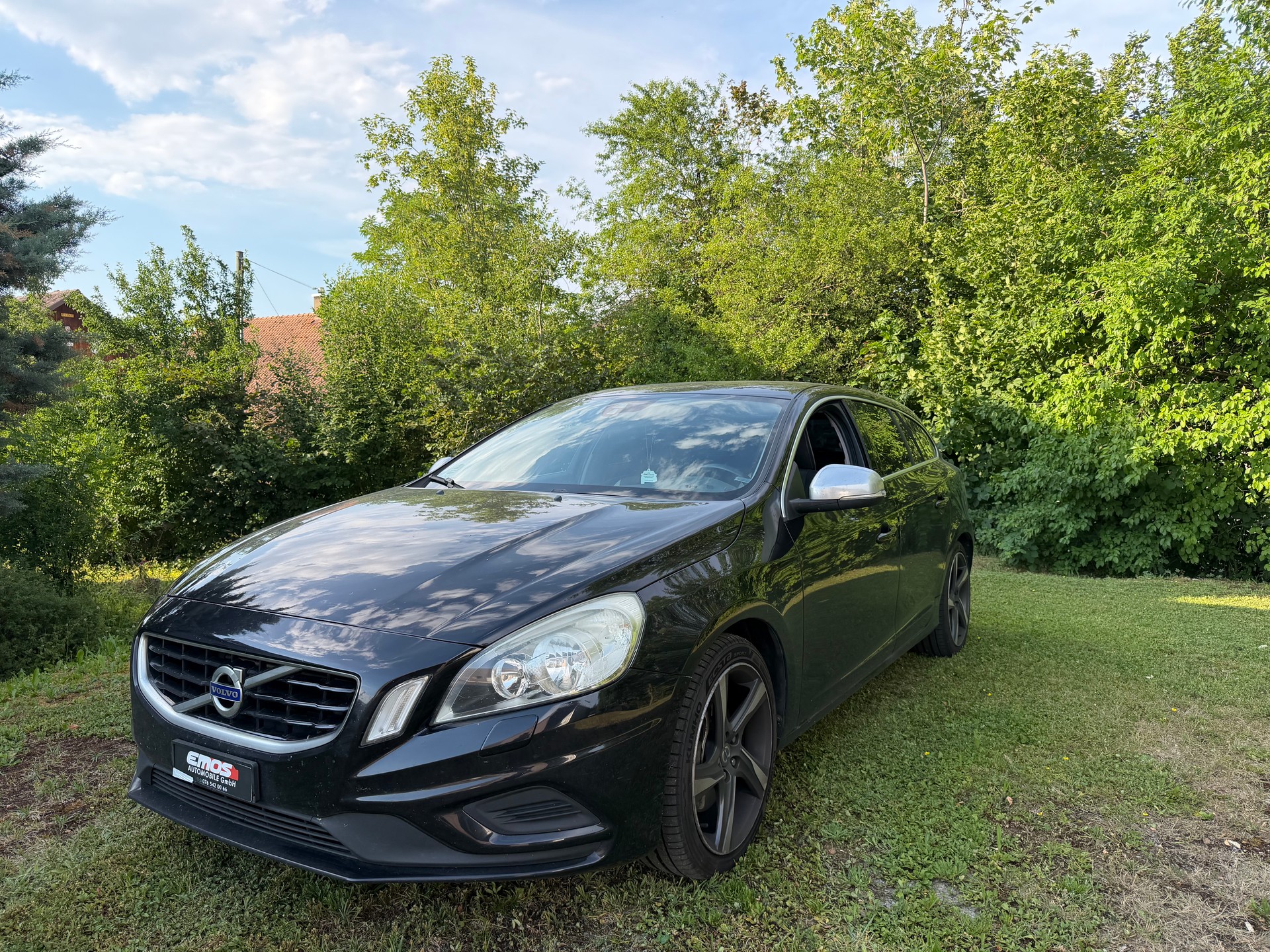 VOLVO V60 T5 R-Design-image-0