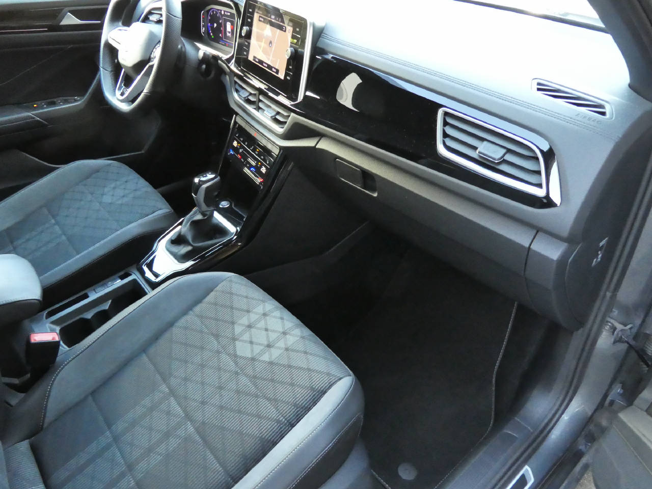 VW T-Roc 1.5 TSI EVO R-Line DSG-image-8
