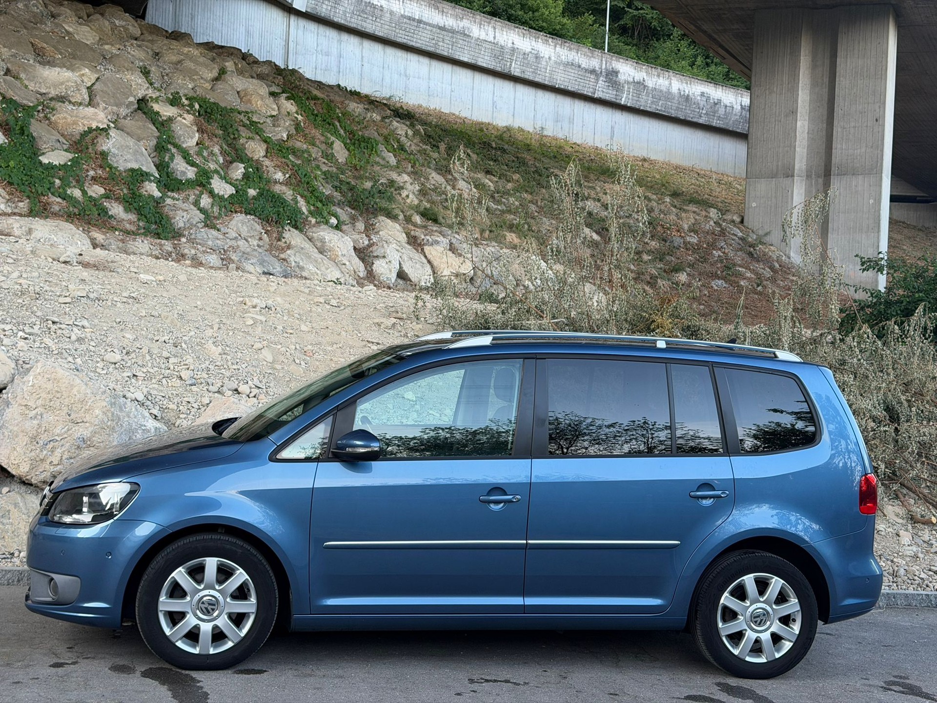 VW Touran 1.6 TDI Highline DSG-image-2
