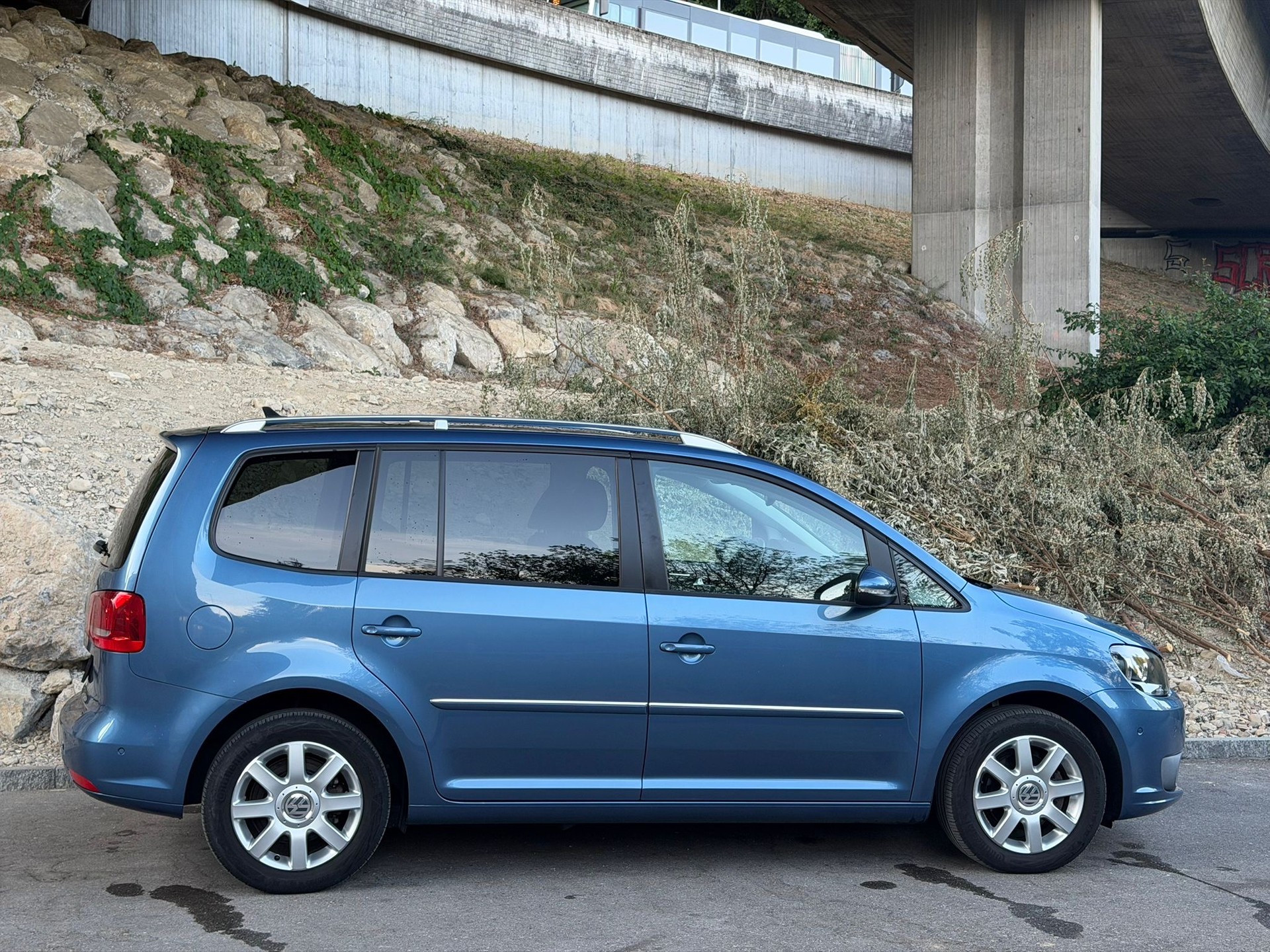 VW Touran 1.6 TDI Highline DSG-image-5