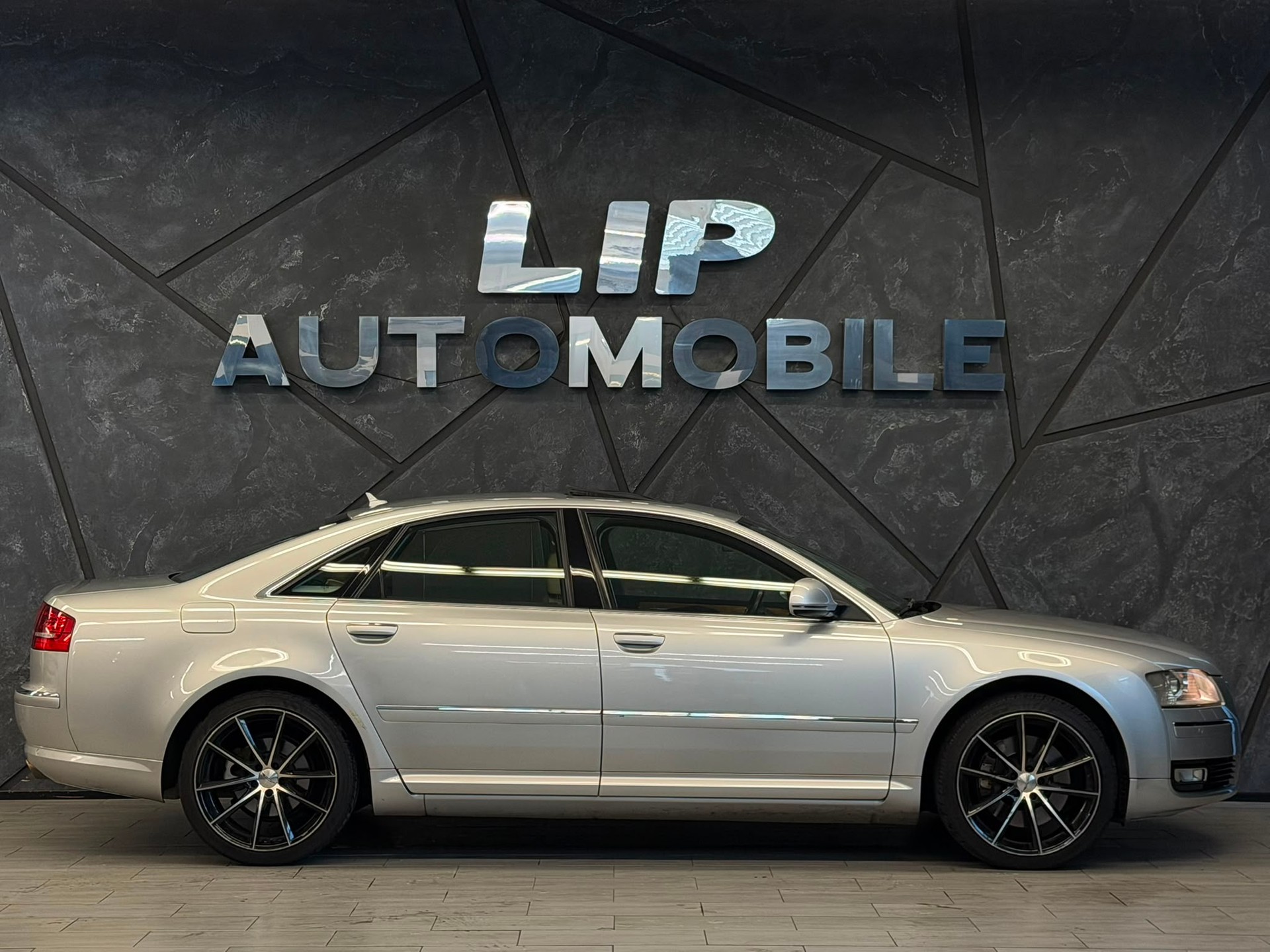 AUDI A8 4.2 TDI quattro tiptronic-image-3