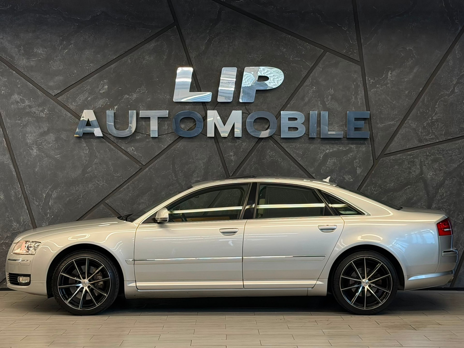 AUDI A8 4.2 TDI quattro tiptronic-image-4