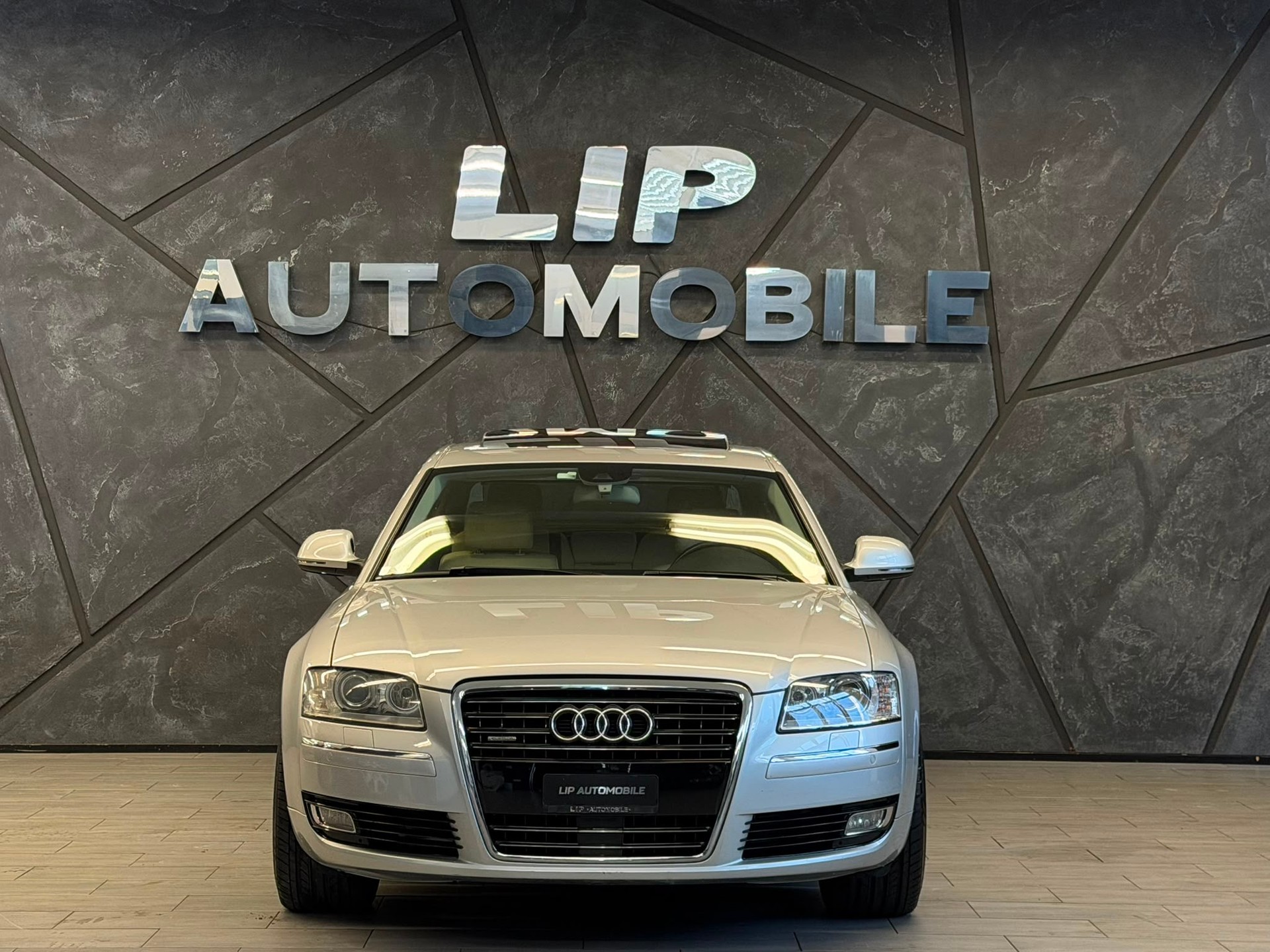 AUDI A8 4.2 TDI quattro tiptronic-image-1