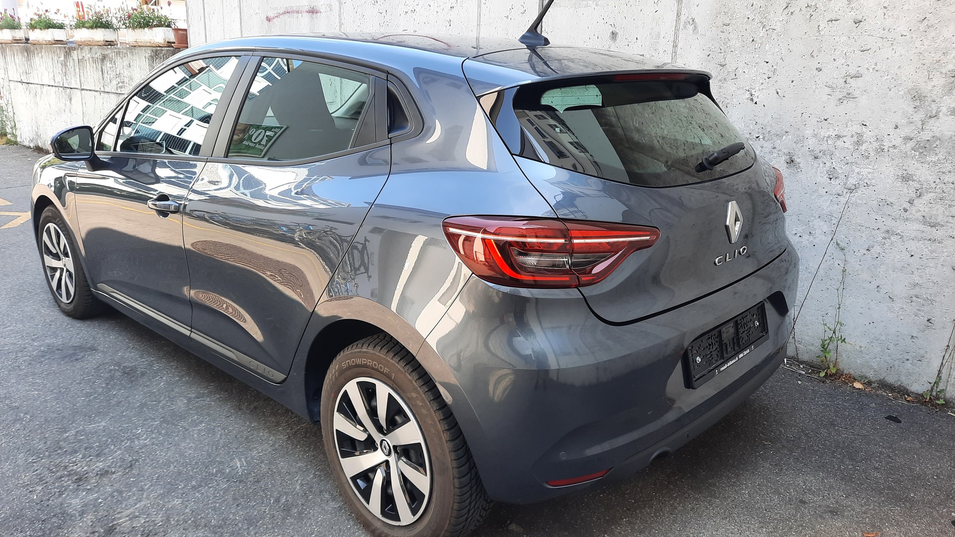 RENAULT Clio 1.0 Equilibre-image-3