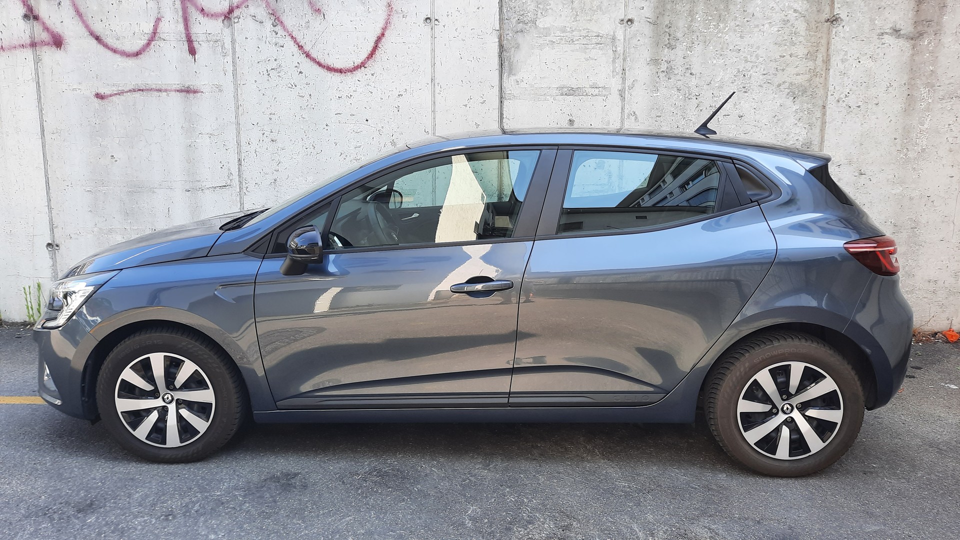 RENAULT Clio 1.0 Equilibre-image-2
