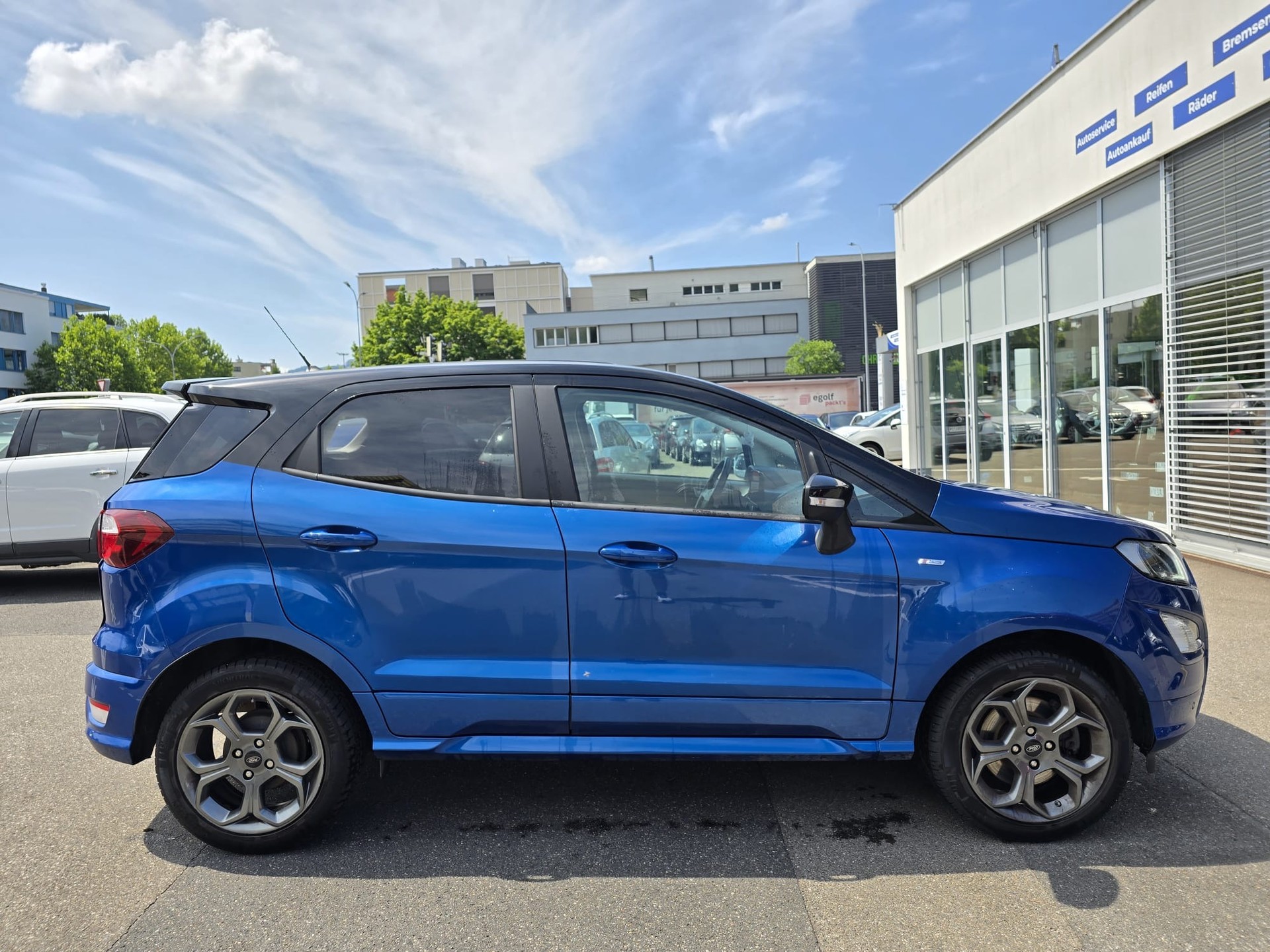FORD EcoSport 1.0 SCTi Titanium-image-2