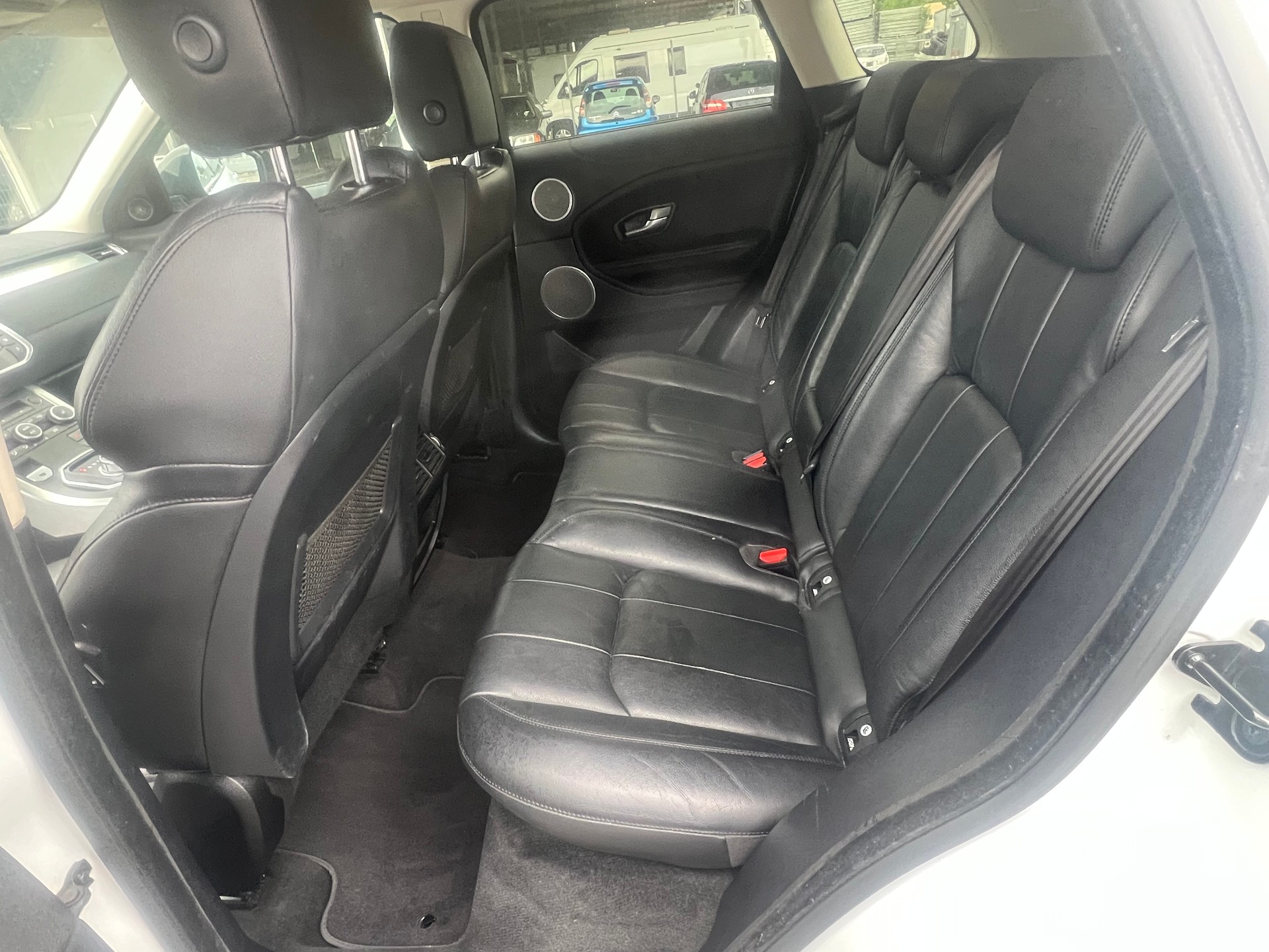 LAND ROVER Range Rover Evoque 2.0 TD4 HSE-image-7