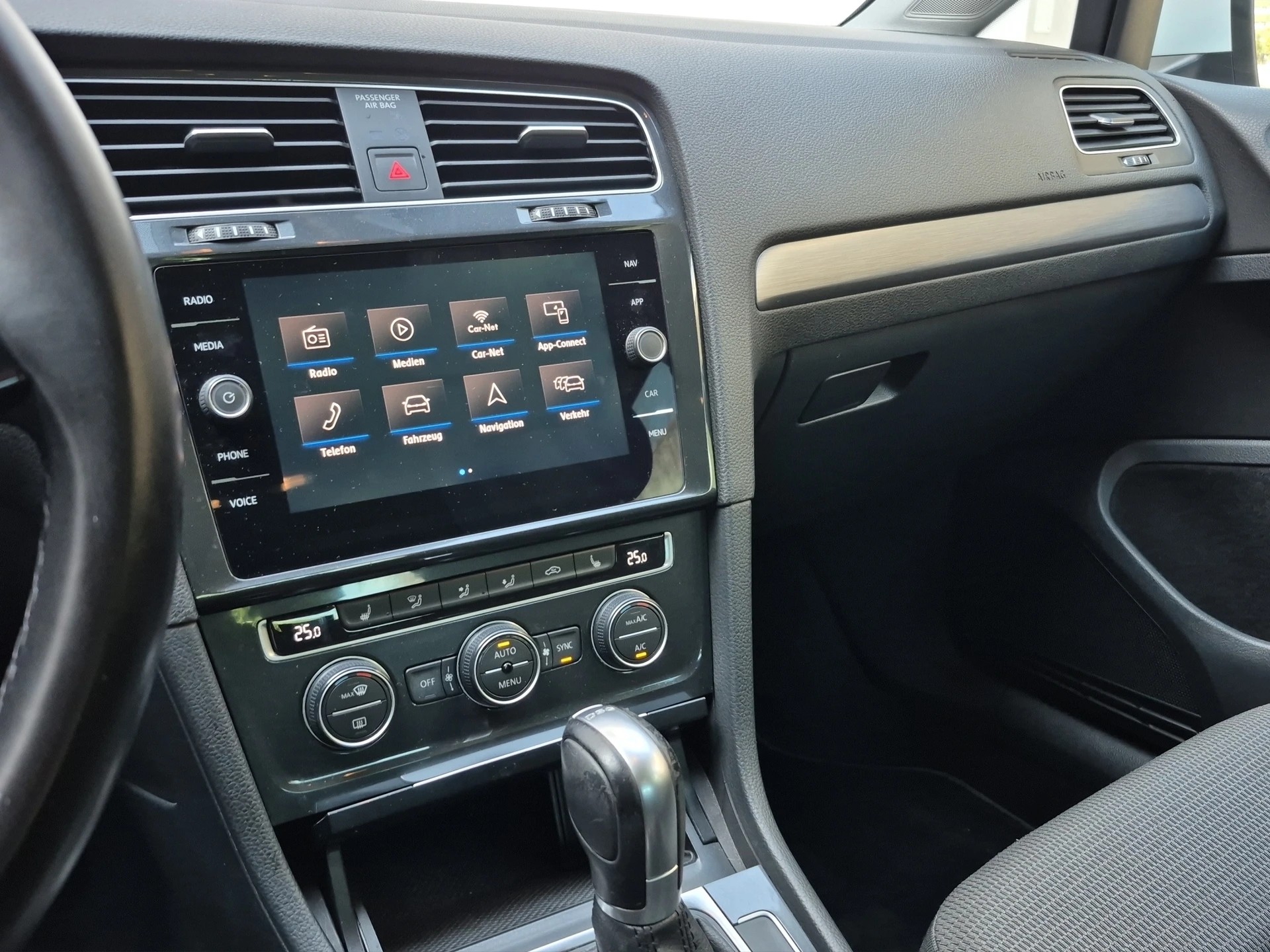 VW Golf 1.5 TSI EVO DSG *Carplay/RF-Kamera*-image-7