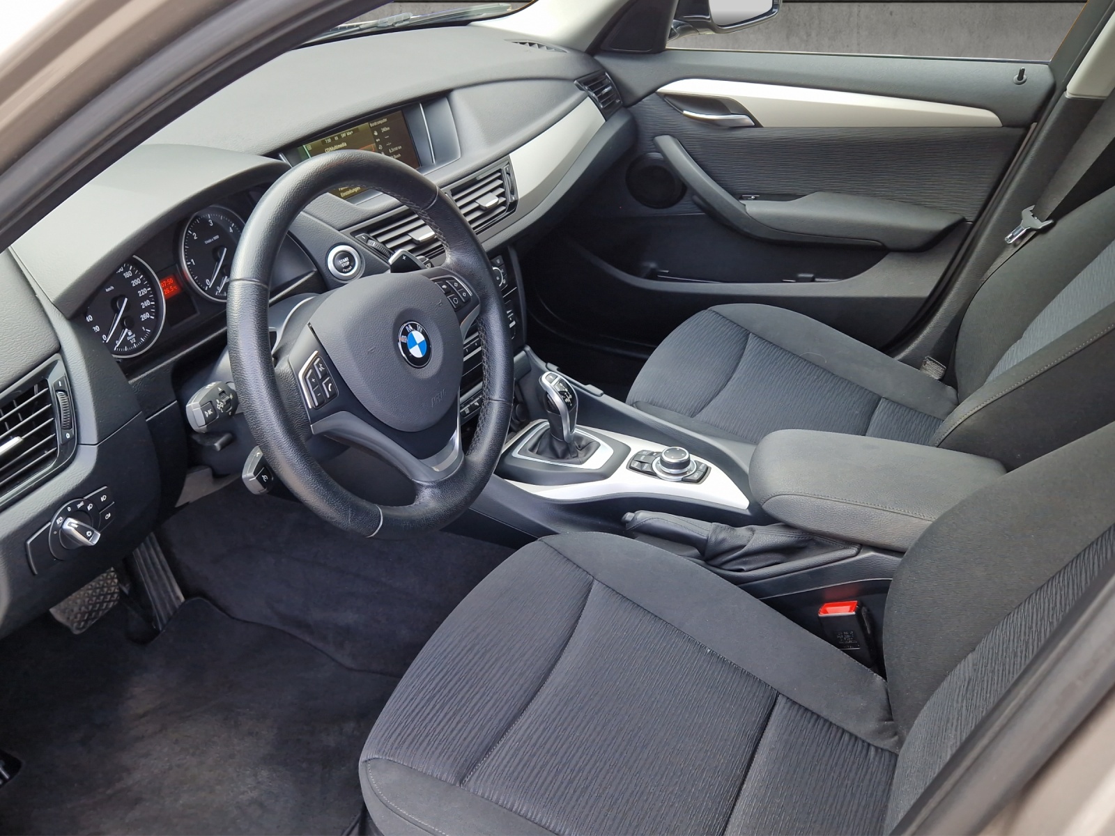 BMW X1 E84 20d xDrive-image-8