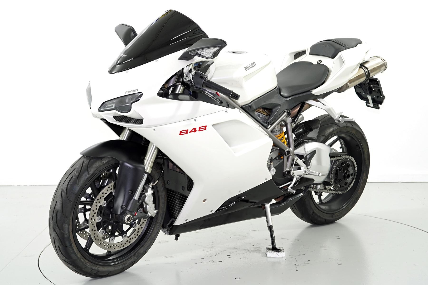 DUCATI 848-showroom-element-2
