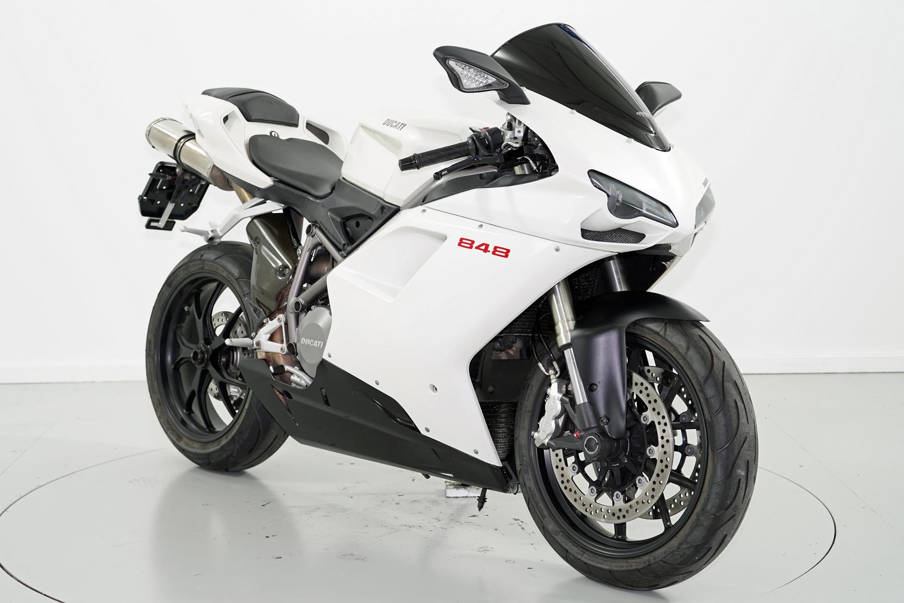 DUCATI 848-showroom-element-1