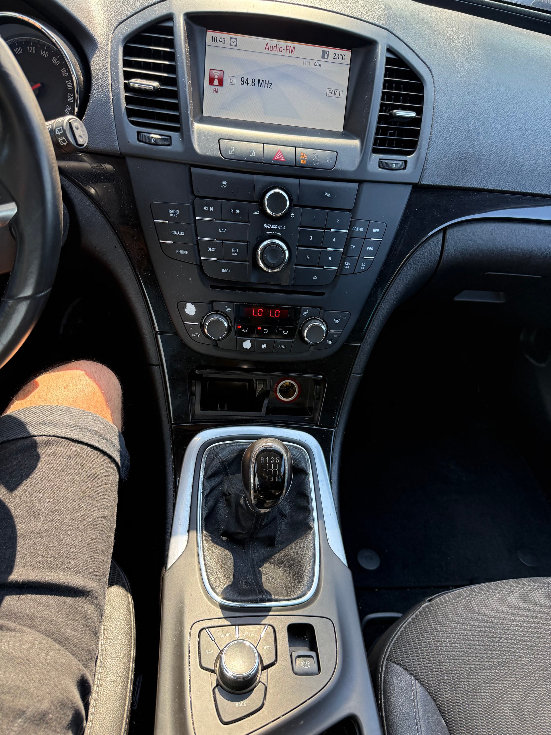 OPEL Insignia Sports Tourer 1.6 Turbo Cosmo-image-12