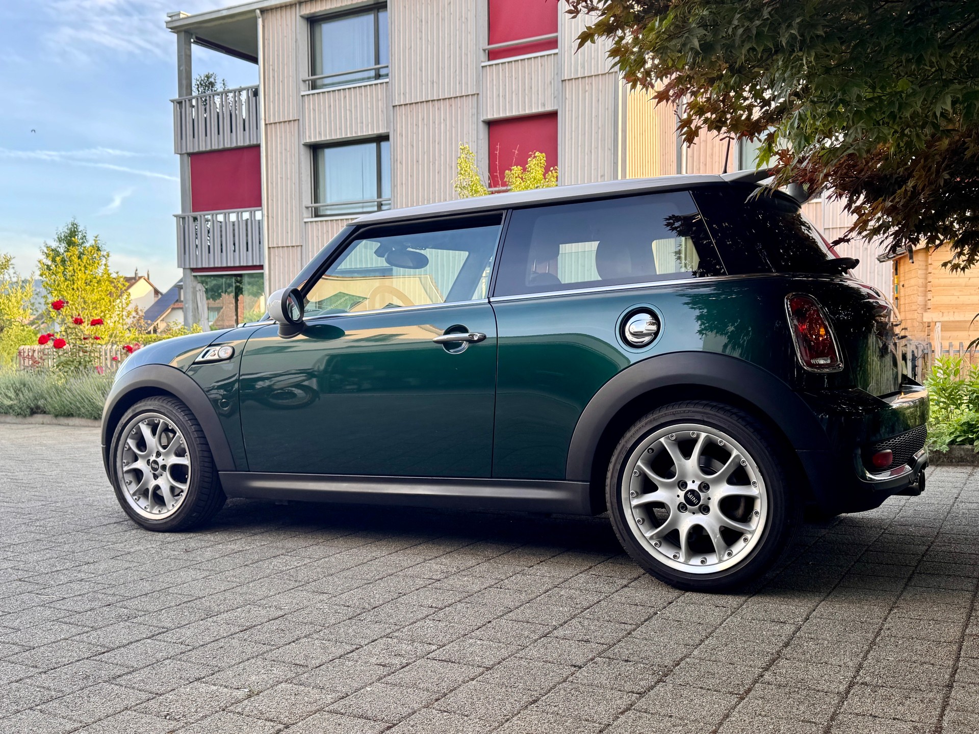 MINI 1.6i Cooper S-image-3