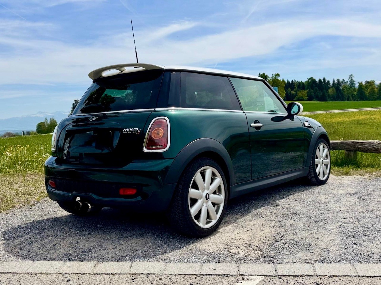 MINI 1.6i Cooper S-image-2