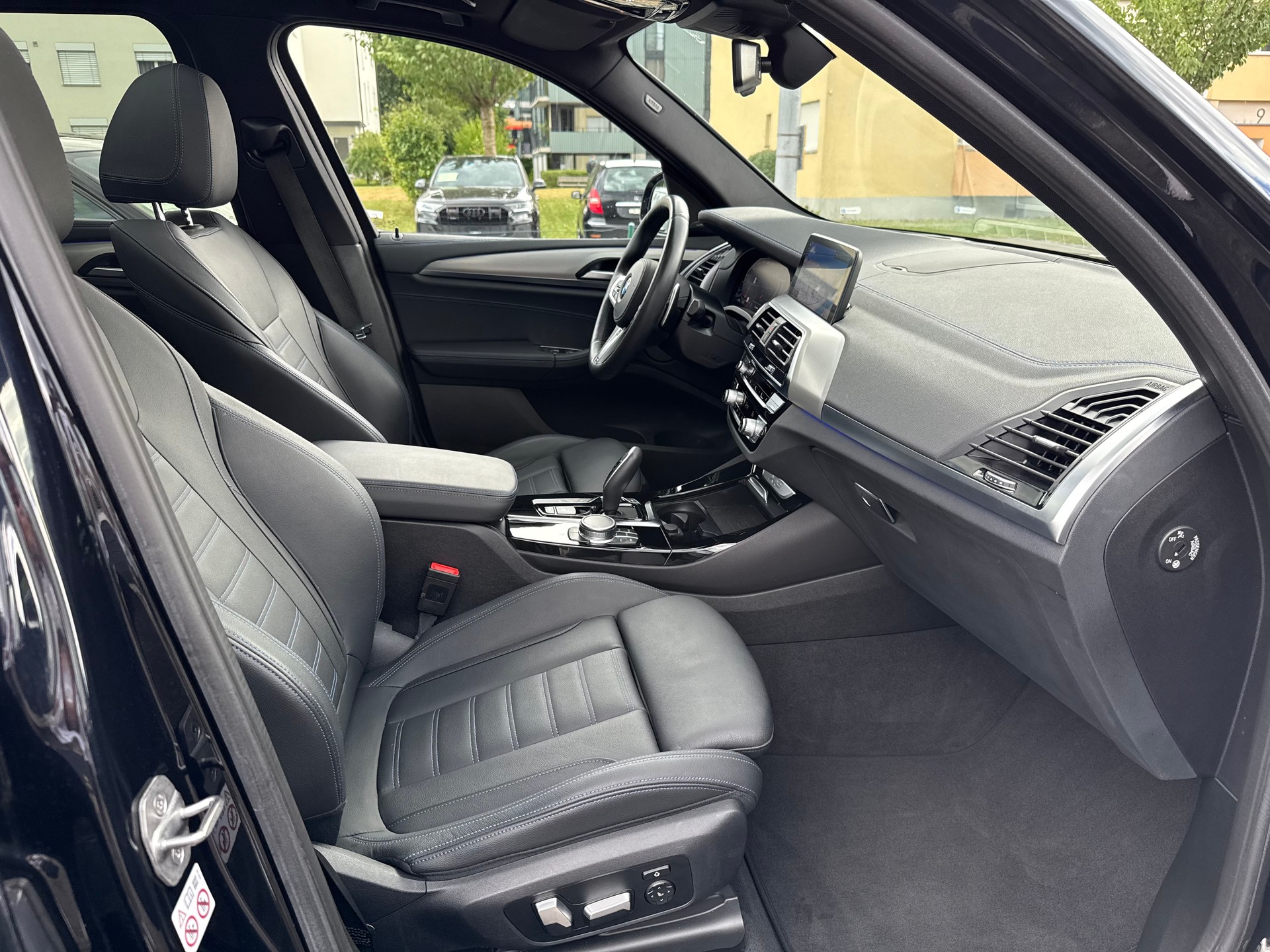 BMW X3 20d xDrive paddles *Traumausstattung*-image-21