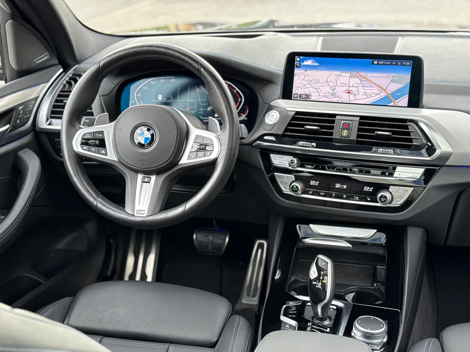 BMW X3 20d xDrive paddles *Traumausstattung*-image-17