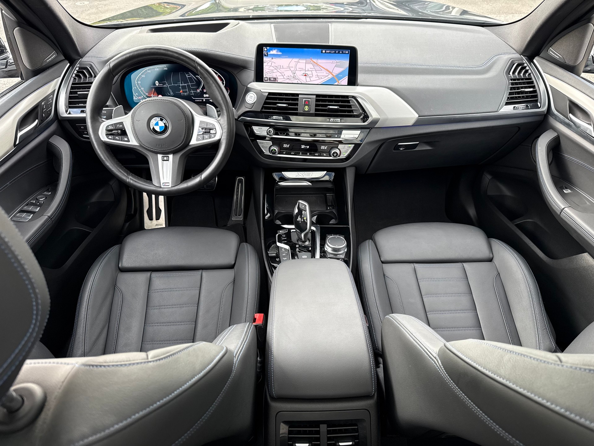 BMW X3 20d xDrive paddles *Traumausstattung*-image-18